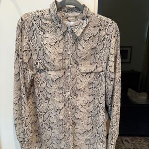 Equipment Femme Silk Blouse L button down shirt